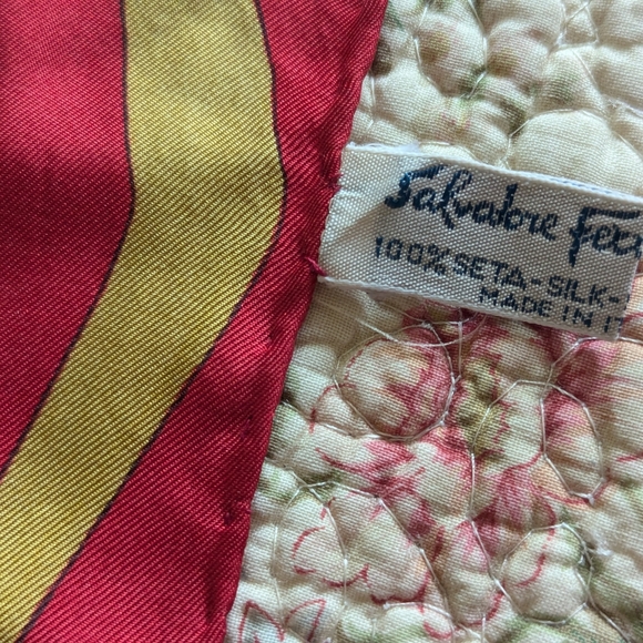 Ferragamo vintage silk scarf - Picture 7 of 7